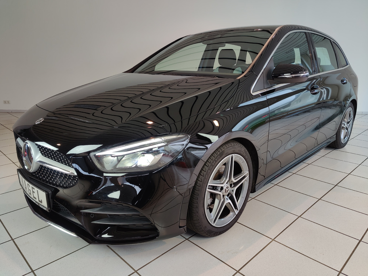 Mercedes-Benz B 200 d 8G-DCT AMG Line Navi LED Sport DAB Rükam - PKW: das Bild 1 Mercedes-Benz B 200 d 8G-DCT AMG Line Navi LED Sport DAB Rükam - PKW: das Bild 1