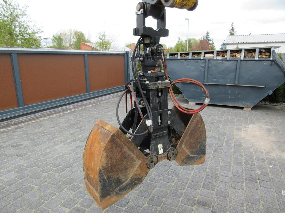 Kinshofer Zweischalengreifer mit Drehservo - Zweischalengreifer: das Bild 1 Kinshofer Zweischalengreifer mit Drehservo - Zweischalengreifer: das Bild 1