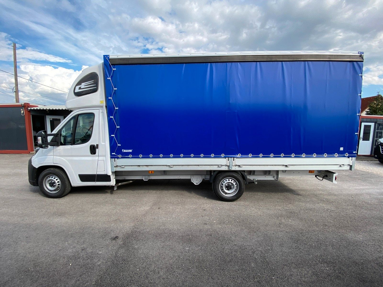 Peugeot BOXER CHC L4 HEAVY PRITSCHE+PLANE+SCHLAFKABINE - Transporter mit Plane: das Bild 3 Peugeot BOXER CHC L4 HEAVY PRITSCHE+PLANE+SCHLAFKABINE - Transporter mit Plane: das Bild 3