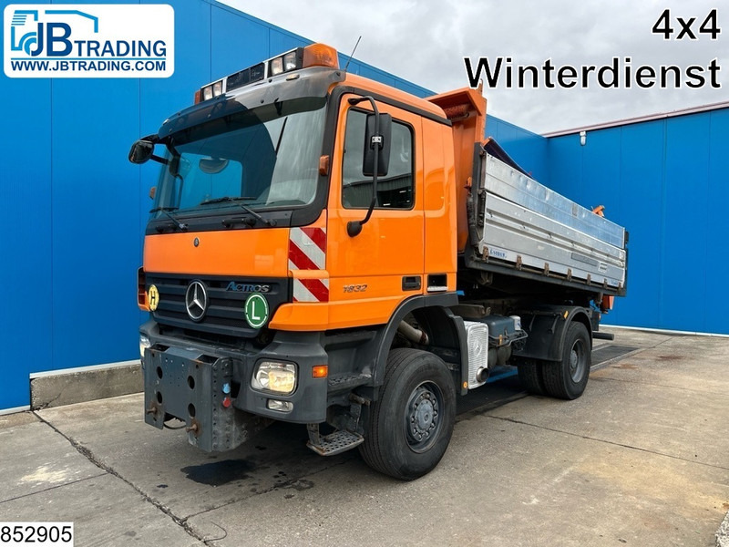 Mercedes-Benz Actros 1832 4X4, Grit spreader, Snow plough, Tipper - Kipper: das Bild 1 Mercedes-Benz Actros 1832 4X4, Grit spreader, Snow plough, Tipper - Kipper: das Bild 1