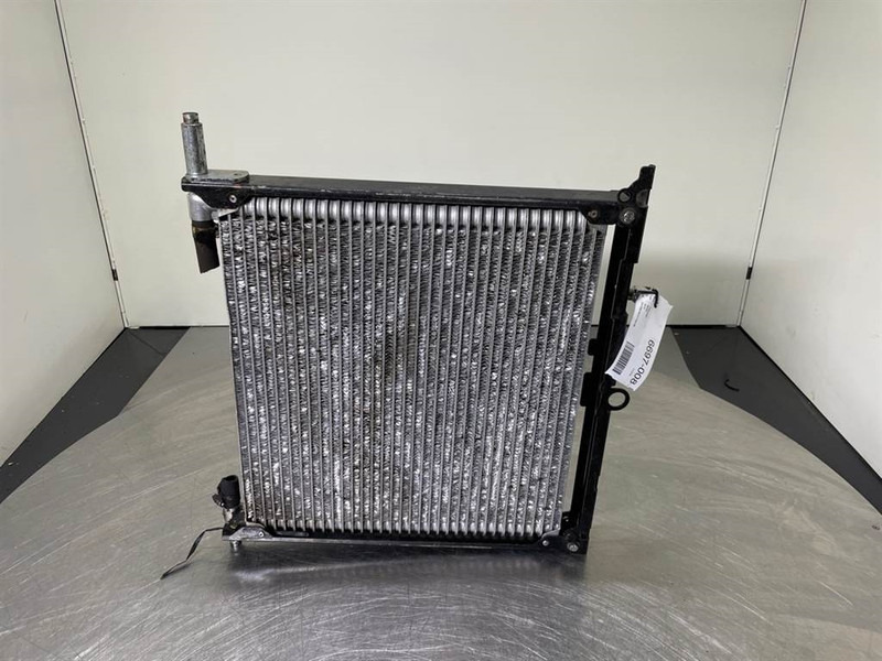Cat 907M-444-1760-Airco condenser/Klimakondensator - Rahmen/ Chassis für Baumaschine: das Bild 1 Cat 907M-444-1760-Airco condenser/Klimakondensator - Rahmen/ Chassis für Baumaschine: das Bild 1