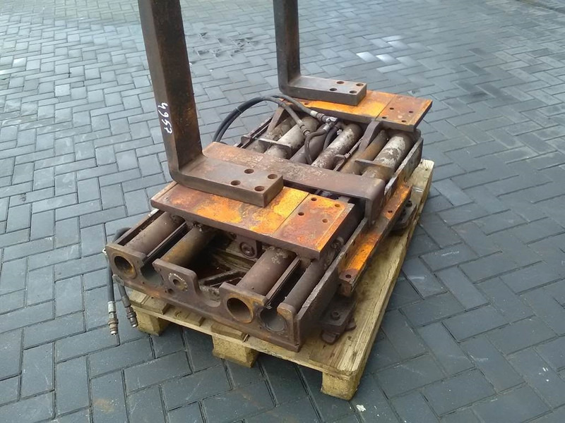 E.L.M. Kragelund A/S RELV 2011 - Sideshift - Forks - Gabel: das Bild 2 E.L.M. Kragelund A/S RELV 2011 - Sideshift - Forks - Gabel: das Bild 2