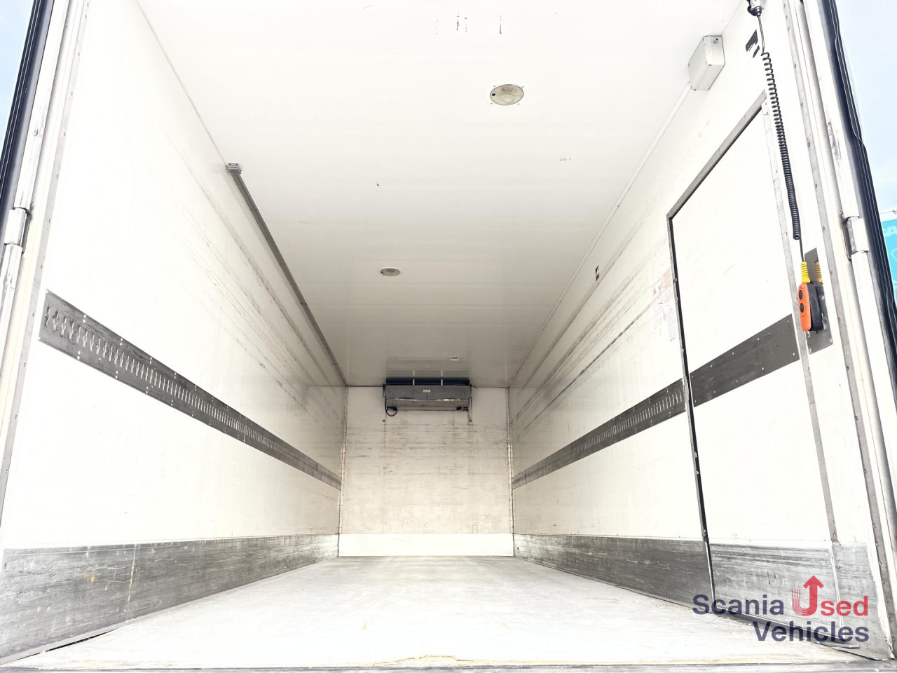 SCANIA P 250 B4x2LA FRIGO -27 TAIL LIFT 1.5T 815X251X244C - Kühlkoffer LKW: das Bild 3 SCANIA P 250 B4x2LA FRIGO -27 TAIL LIFT 1.5T 815X251X244C - Kühlkoffer LKW: das Bild 3