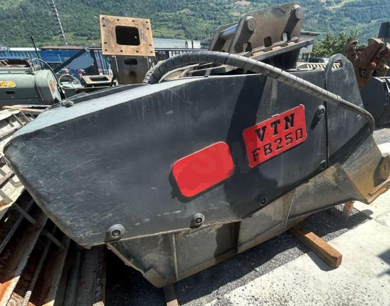 VTN Godet Concasseur VTN FB 250 - Schaufel für Baumaschine: das Bild 3 VTN Godet Concasseur VTN FB 250 - Schaufel für Baumaschine: das Bild 3