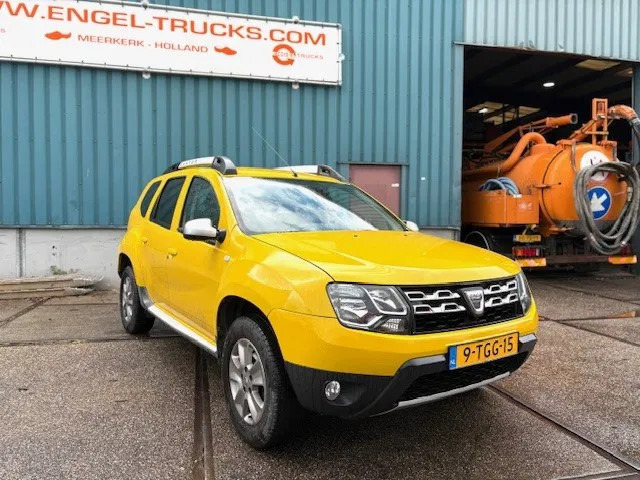 Dacia Duster 1.5DCI 4x4 MINI MPV (6 GEARS MANUAL GEARBOX / AIRCONDITIONING / CRUISE CONTROL / ETC.) - PKW: das Bild 2 Dacia Duster 1.5DCI 4x4 MINI MPV (6 GEARS MANUAL GEARBOX / AIRCONDITIONING / CRUISE CONTROL / ETC.) - PKW: das Bild 2
