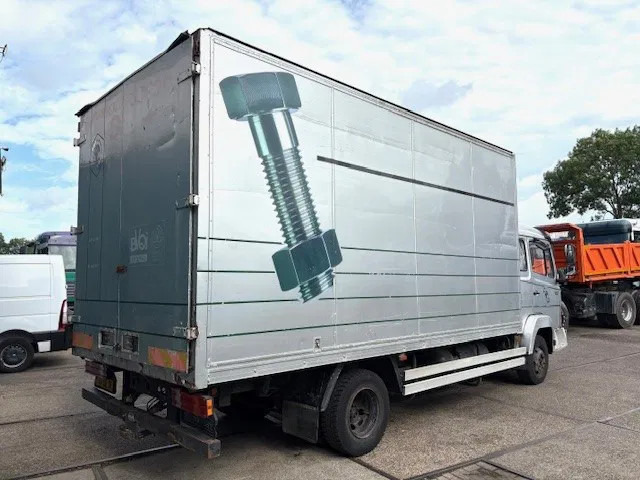Mercedes-Benz LK 817 (6-CILINDER) ORIGINAL DUTCH TRUCK WITH CLOSED BOX (MANUAL GEARBOX / FULL STEEL SUSPENSION) - Koffer LKW: das Bild 3 Mercedes-Benz LK 817 (6-CILINDER) ORIGINAL DUTCH TRUCK WITH CLOSED BOX (MANUAL GEARBOX / FULL STEEL SUSPENSION) - Koffer LKW: das Bild 3