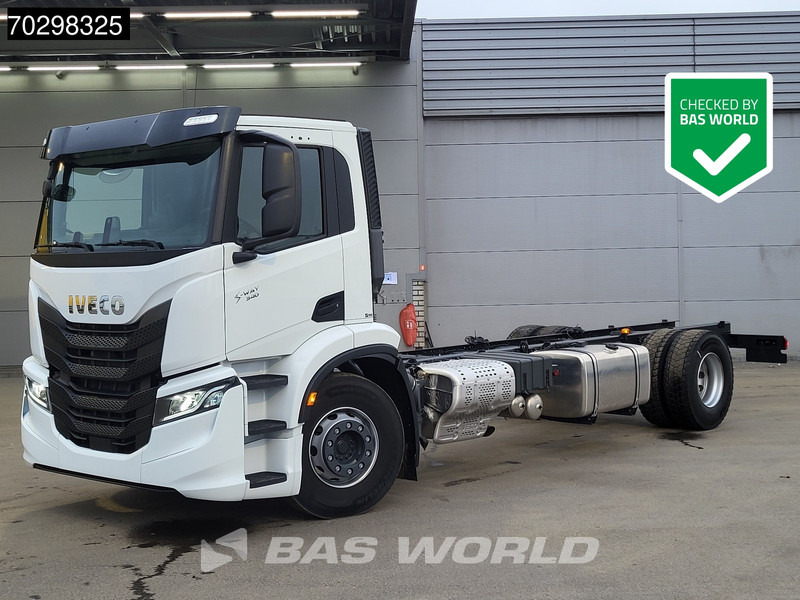 Iveco S-Way 340 4X2 NEW! Chassis Automatic LED Navi ACC Euro 6 - Fahrgestell LKW: das Bild 1 Iveco S-Way 340 4X2 NEW! Chassis Automatic LED Navi ACC Euro 6 - Fahrgestell LKW: das Bild 1