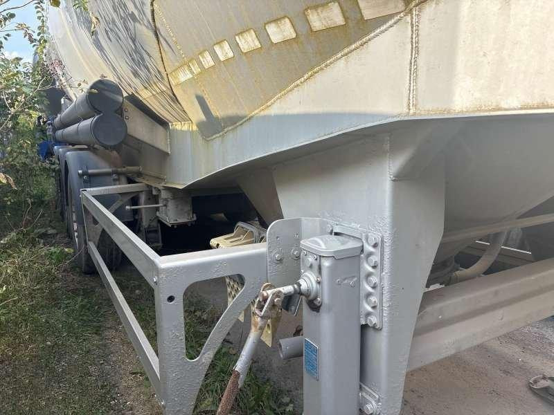 Ardor 3 ESSIEUX - Tankauflieger: das Bild 5 Ardor 3 ESSIEUX - Tankauflieger: das Bild 5