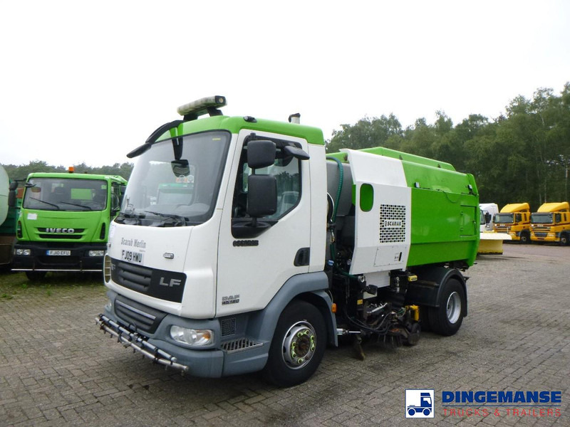 DAF LF 45.180 Scarab Merlin street sweeper 4x2 - Kehrmaschine: das Bild 1 DAF LF 45.180 Scarab Merlin street sweeper 4x2 - Kehrmaschine: das Bild 1
