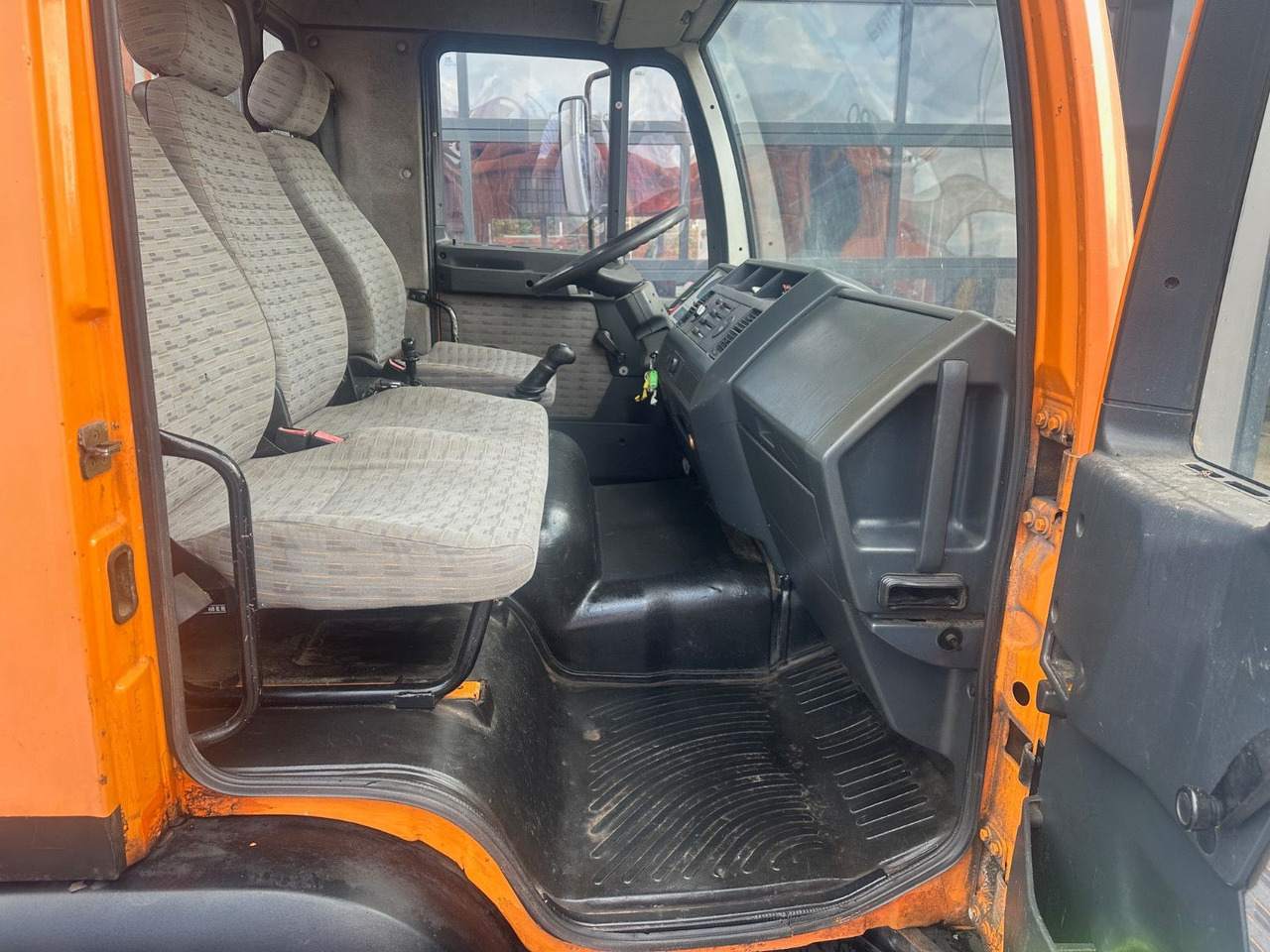 MAN 8.163 Pritsche - Pritsche LKW: das Bild 5 MAN 8.163 Pritsche - Pritsche LKW: das Bild 5