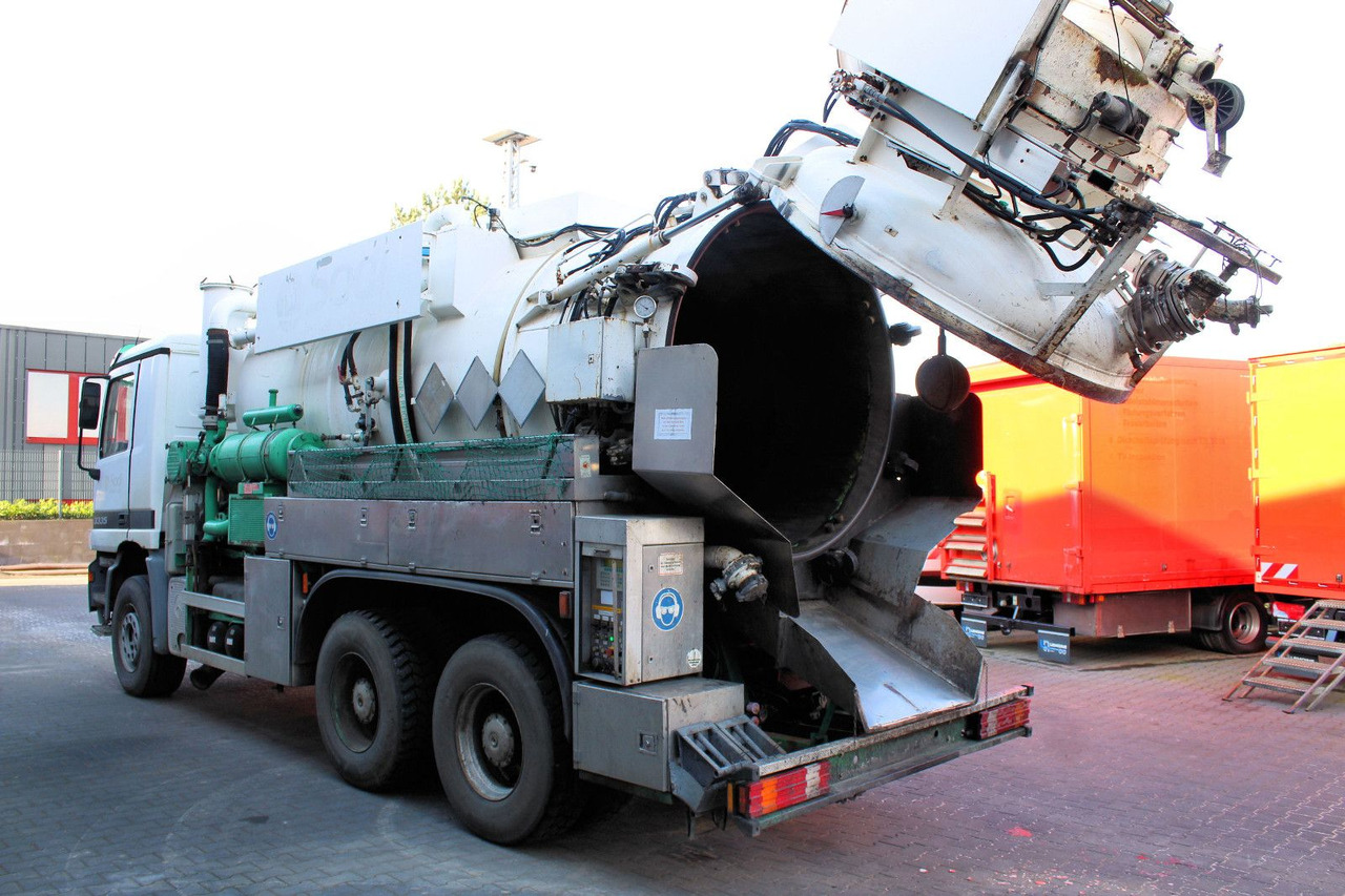 Mercedes-Benz Actros 3335 6x4 Kroll 13m³ HD-Kombi ADR/GGVS V2A - Saug-/ Spülfahrzeug: das Bild 2 Mercedes-Benz Actros 3335 6x4 Kroll 13m³ HD-Kombi ADR/GGVS V2A - Saug-/ Spülfahrzeug: das Bild 2