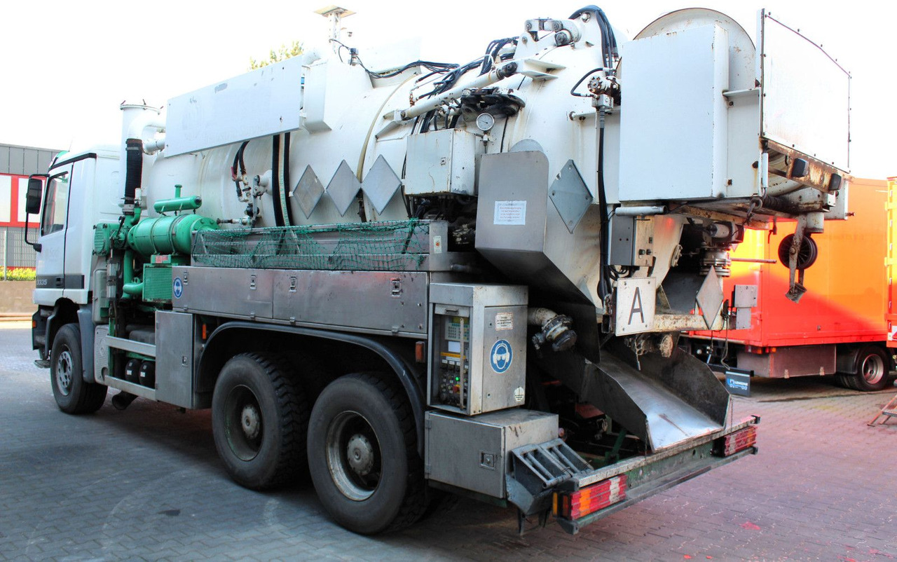 Mercedes-Benz Actros 3335 6x4 Kroll 13m³ HD-Kombi ADR/GGVS V2A - Saug-/ Spülfahrzeug: das Bild 5 Mercedes-Benz Actros 3335 6x4 Kroll 13m³ HD-Kombi ADR/GGVS V2A - Saug-/ Spülfahrzeug: das Bild 5