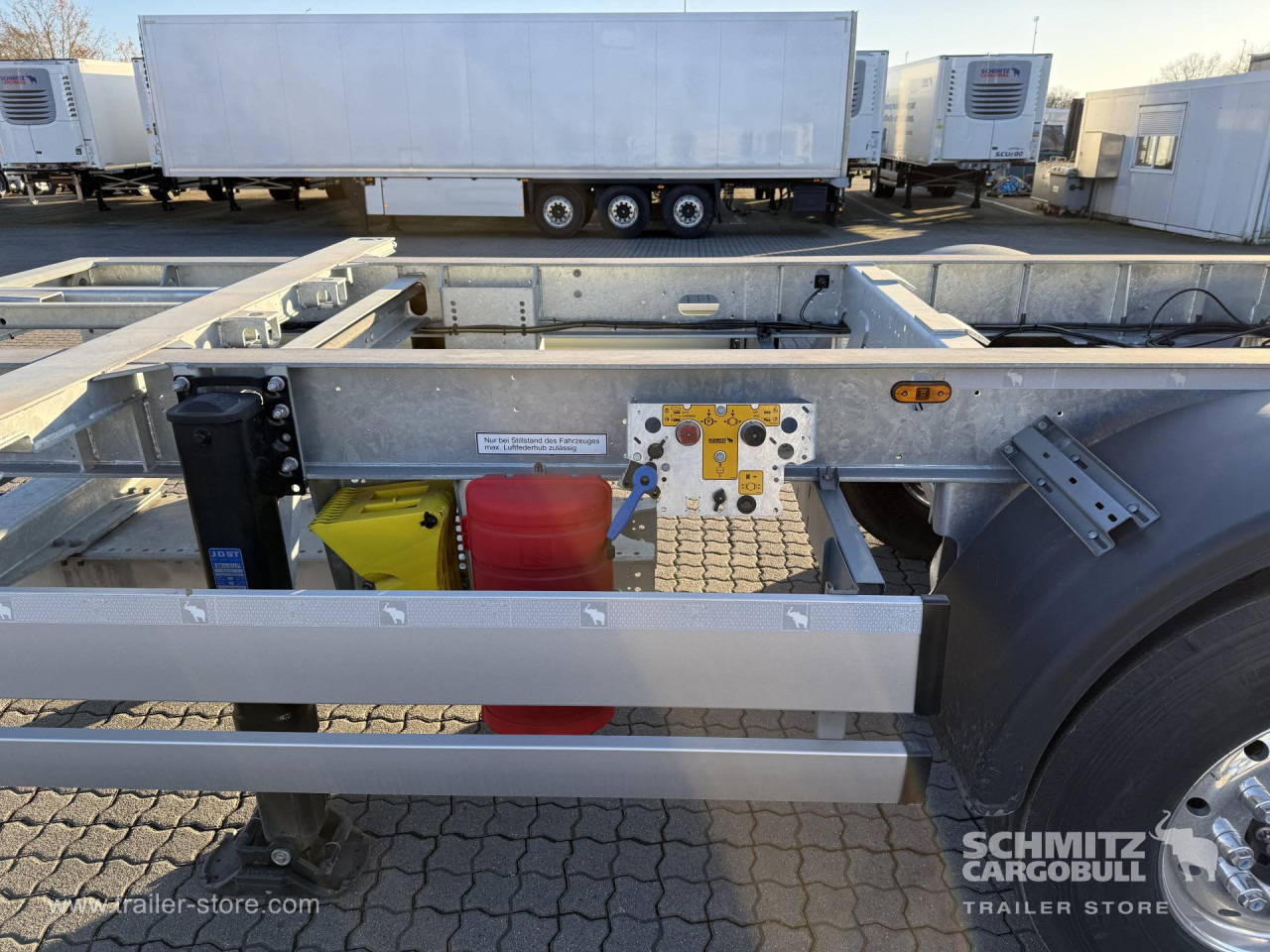SCHMITZ Zentralachsanhänger Wechselfahrgestell Standard - Container/ Wechselfahrgestell Anhänger: das Bild 2 SCHMITZ Zentralachsanhänger Wechselfahrgestell Standard - Container/ Wechselfahrgestell Anhänger: das Bild 2