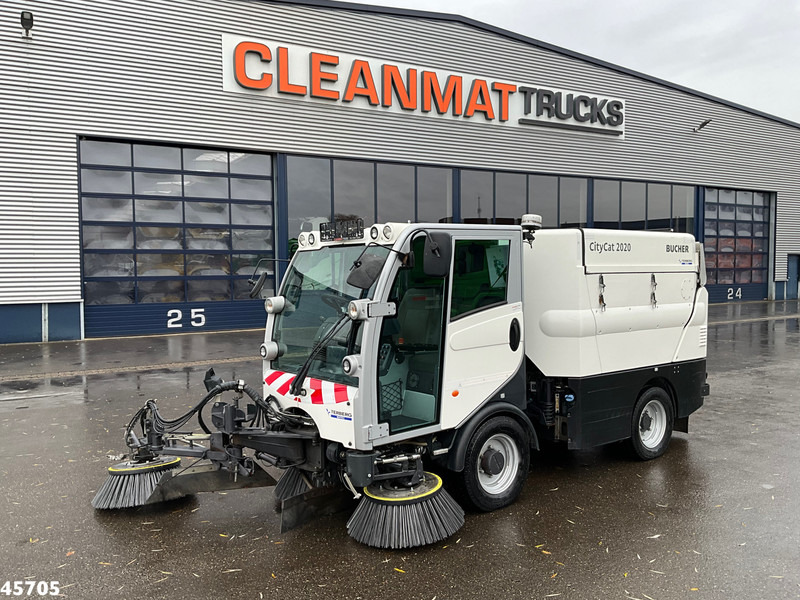 Bucher Citycat 2020 with 3-rd brush - Kehrmaschine: das Bild 2 Bucher Citycat 2020 with 3-rd brush - Kehrmaschine: das Bild 2