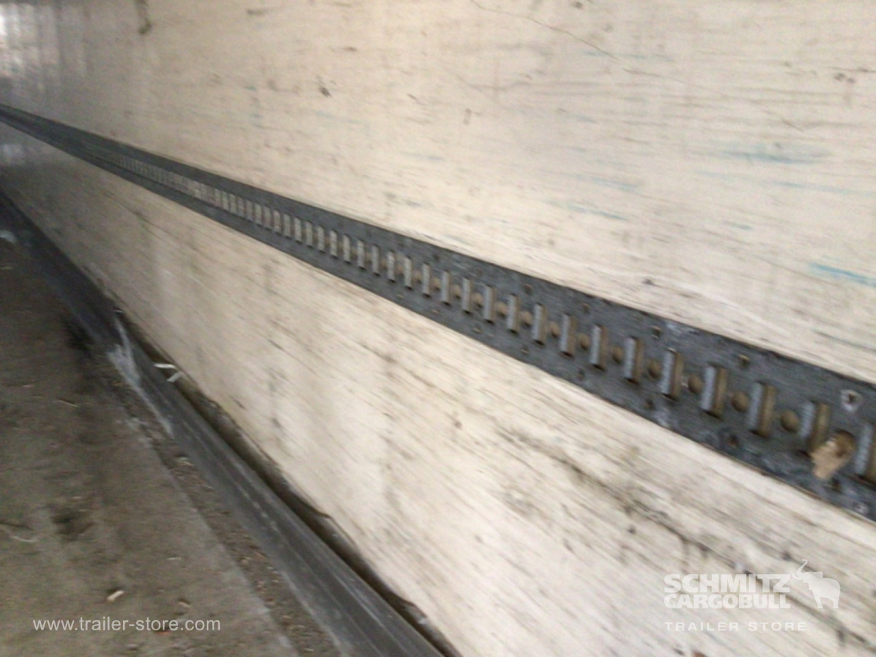 KRONE Reefer Standard Taillift - Isotherm Auflieger: das Bild 3 KRONE Reefer Standard Taillift - Isotherm Auflieger: das Bild 3