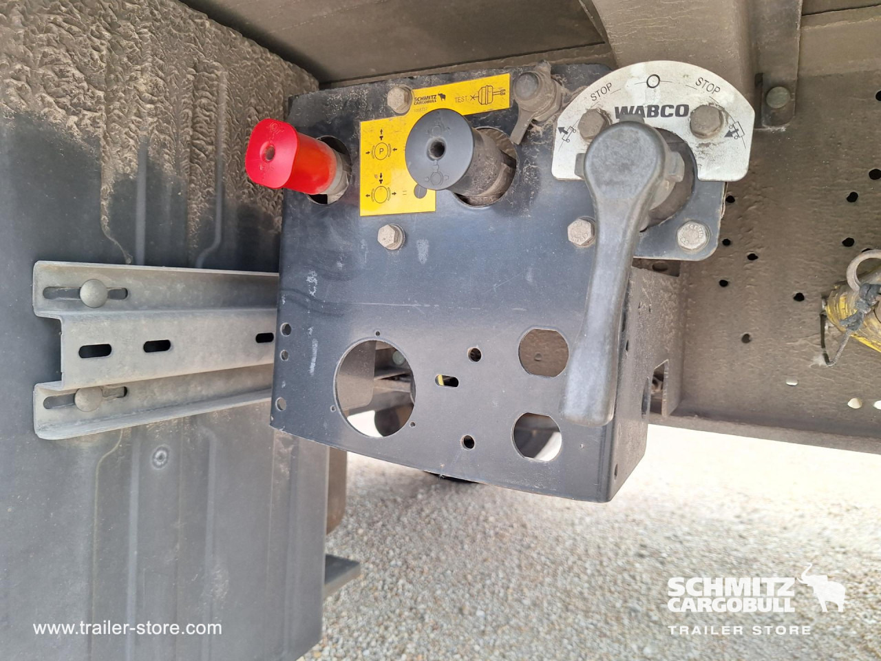 SCHMITZ Curtainsider Mega - Planenauflieger: das Bild 3 SCHMITZ Curtainsider Mega - Planenauflieger: das Bild 3