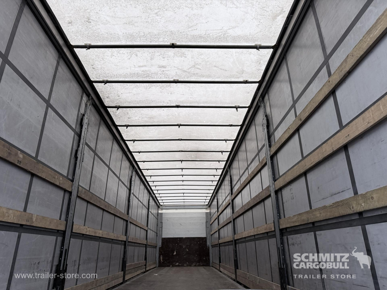 SCHMITZ Curtainsider Standard - Planenauflieger: das Bild 2 SCHMITZ Curtainsider Standard - Planenauflieger: das Bild 2