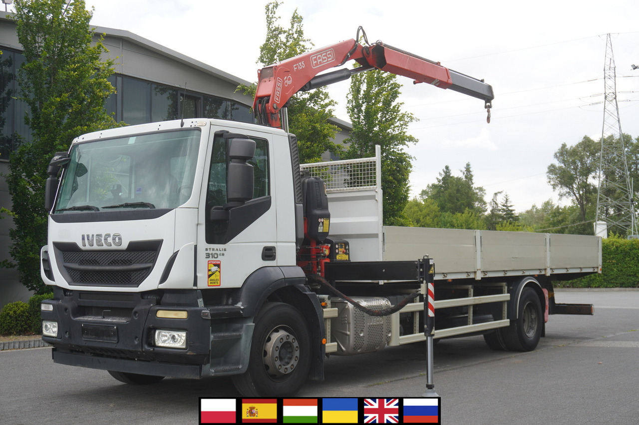 IVECO STRALIS 19.310 E6 / Flatbed 19 EPAL / FASSI F135 / 225 MTH! / 5.7 T - Pritsche LKW, Autokran: das Bild 1 IVECO STRALIS 19.310 E6 / Flatbed 19 EPAL / FASSI F135 / 225 MTH! / 5.7 T - Pritsche LKW, Autokran: das Bild 1
