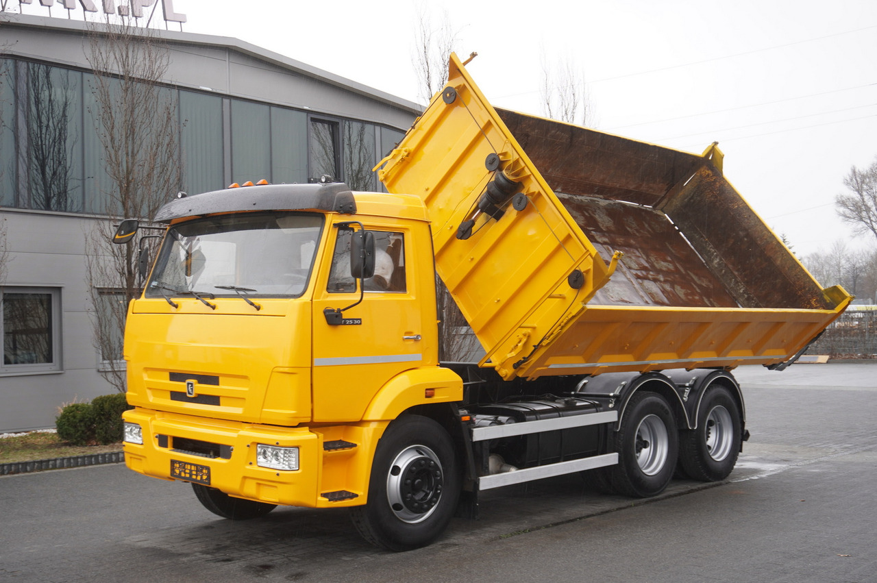 KAMAZ T2530 E5 6×4 / 3-sided tipper - Kipper, Autokran: das Bild 2 KAMAZ T2530 E5 6×4 / 3-sided tipper - Kipper, Autokran: das Bild 2
