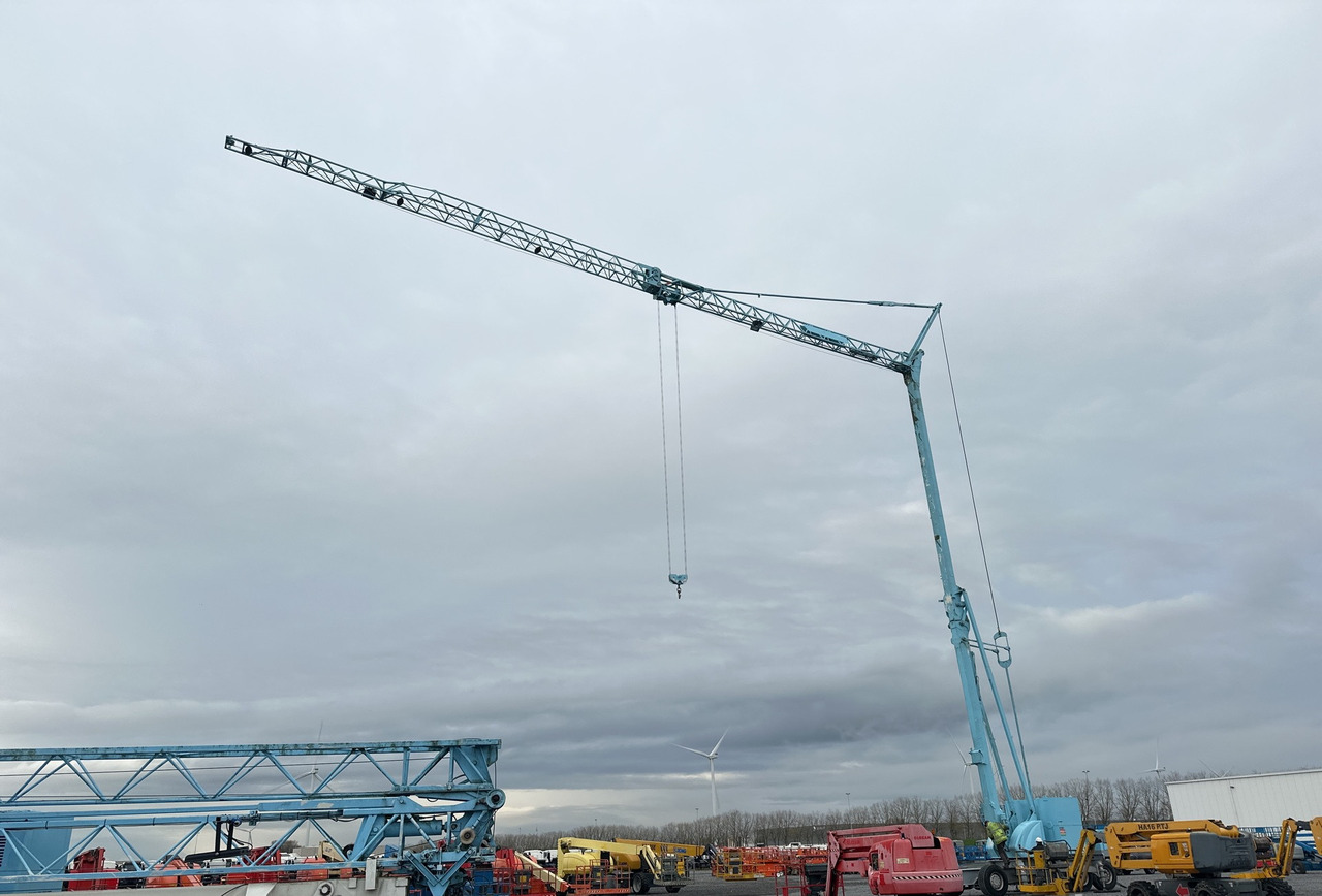 POTAIN IGO32 Tri/A Mobile self-erecting tower crane / 4400 MTH! - Mobilkran: das Bild 5 POTAIN IGO32 Tri/A Mobile self-erecting tower crane / 4400 MTH! - Mobilkran: das Bild 5