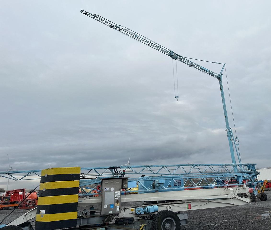 POTAIN IGO32 Tri/A Mobile self-erecting tower crane / 4400 MTH! - Mobilkran: das Bild 3 POTAIN IGO32 Tri/A Mobile self-erecting tower crane / 4400 MTH! - Mobilkran: das Bild 3