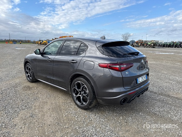 2022 Alfa Romeo Stelvio 2.2 TD Veloce Q4 154KW/210CV SUV - SUV/ Geländewagen: das Bild 2 2022 Alfa Romeo Stelvio 2.2 TD Veloce Q4 154KW/210CV SUV - SUV/ Geländewagen: das Bild 2
