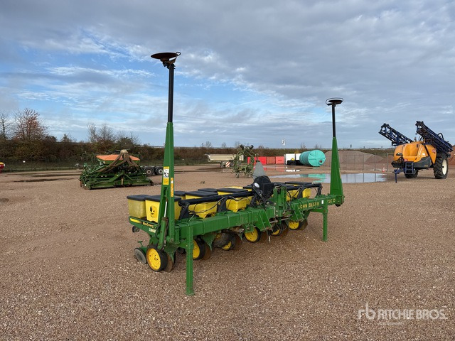 John Deere 7300 Max Emerge 2 Planter - Sämaschine: das Bild 1 John Deere 7300 Max Emerge 2 Planter - Sämaschine: das Bild 1