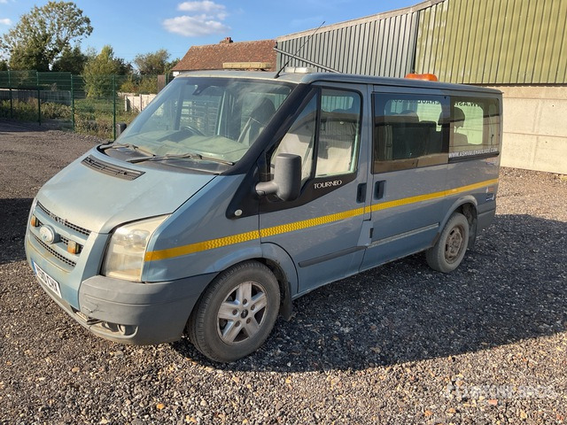 Personentransporter 2010 Ford Transit 115 Tourneo T280 SWB Limited (Inoperable) Minivan: das Bild 1