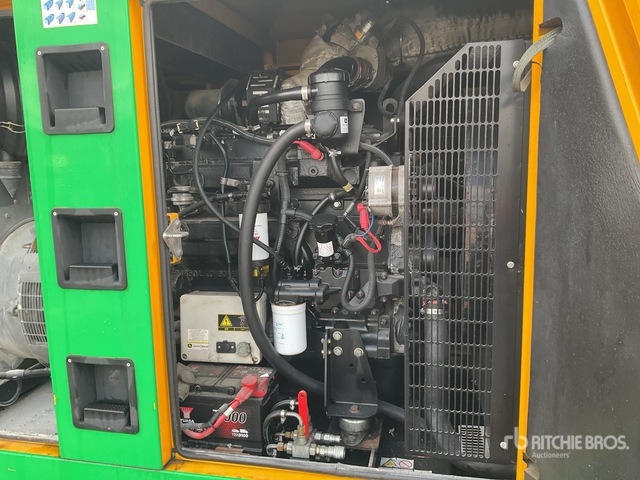 2016 Sdmo R220C3 200 kVA Skid-Mounted Generator Set - Stromgenerator: das Bild 5 2016 Sdmo R220C3 200 kVA Skid-Mounted Generator Set - Stromgenerator: das Bild 5
