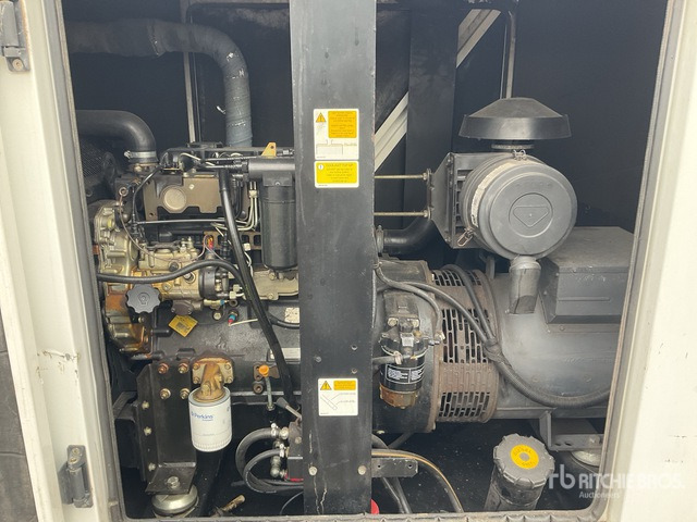2017 Harrington HRD600T-AP-S 60 kVA Skid-Mounted Generator Set - Stromgenerator: das Bild 5 2017 Harrington HRD600T-AP-S 60 kVA Skid-Mounted Generator Set - Stromgenerator: das Bild 5