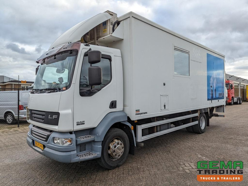 DAF FA LF55.180 4x2 Daycab 15T Euro4 Mobile Office / Camper / Workshop - Manual - Airco - Dhollandia Laadklep 1500KG - 150.000KM (V690) - LKW: das Bild 4 DAF FA LF55.180 4x2 Daycab 15T Euro4 Mobile Office / Camper / Workshop - Manual - Airco - Dhollandia Laadklep 1500KG - 150.000KM (V690) - LKW: das Bild 4