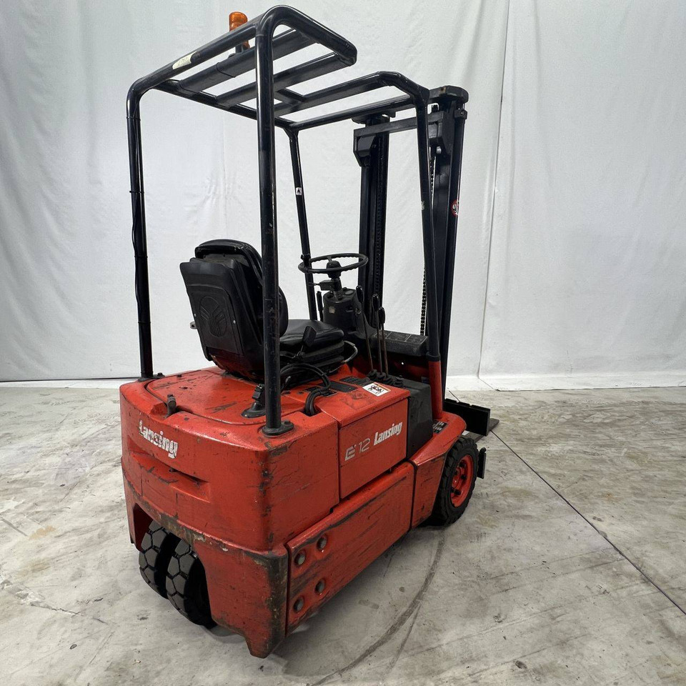 Linde E12 (324) - Elektrostapler: das Bild 2 Linde E12 (324) - Elektrostapler: das Bild 2