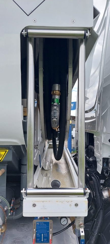 DAF XD300FA - Tankwagen: das Bild 2 DAF XD300FA - Tankwagen: das Bild 2