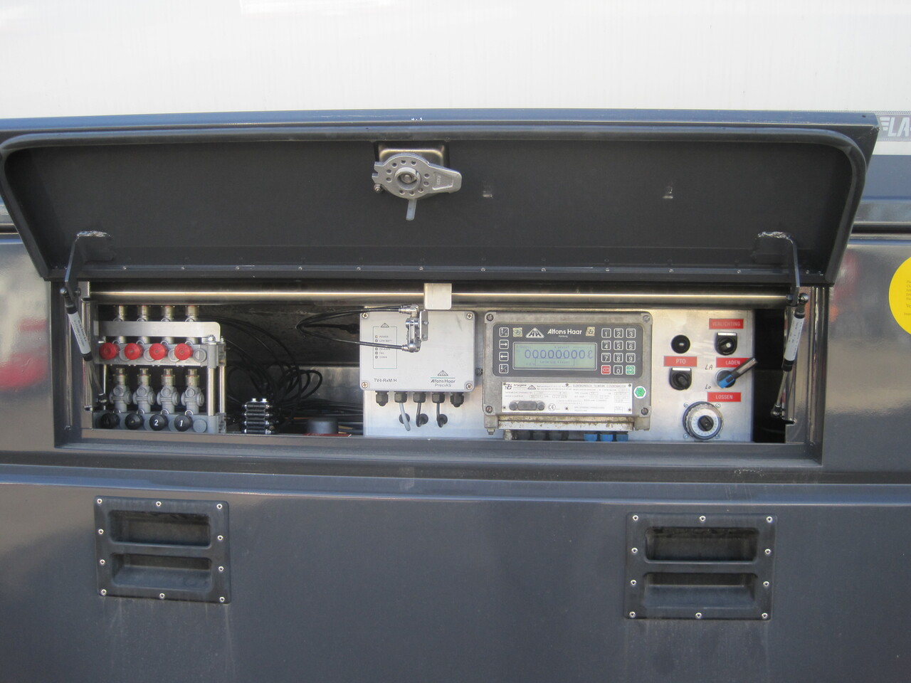 SCANIA G370 - Tankwagen: das Bild 2 SCANIA G370 - Tankwagen: das Bild 2