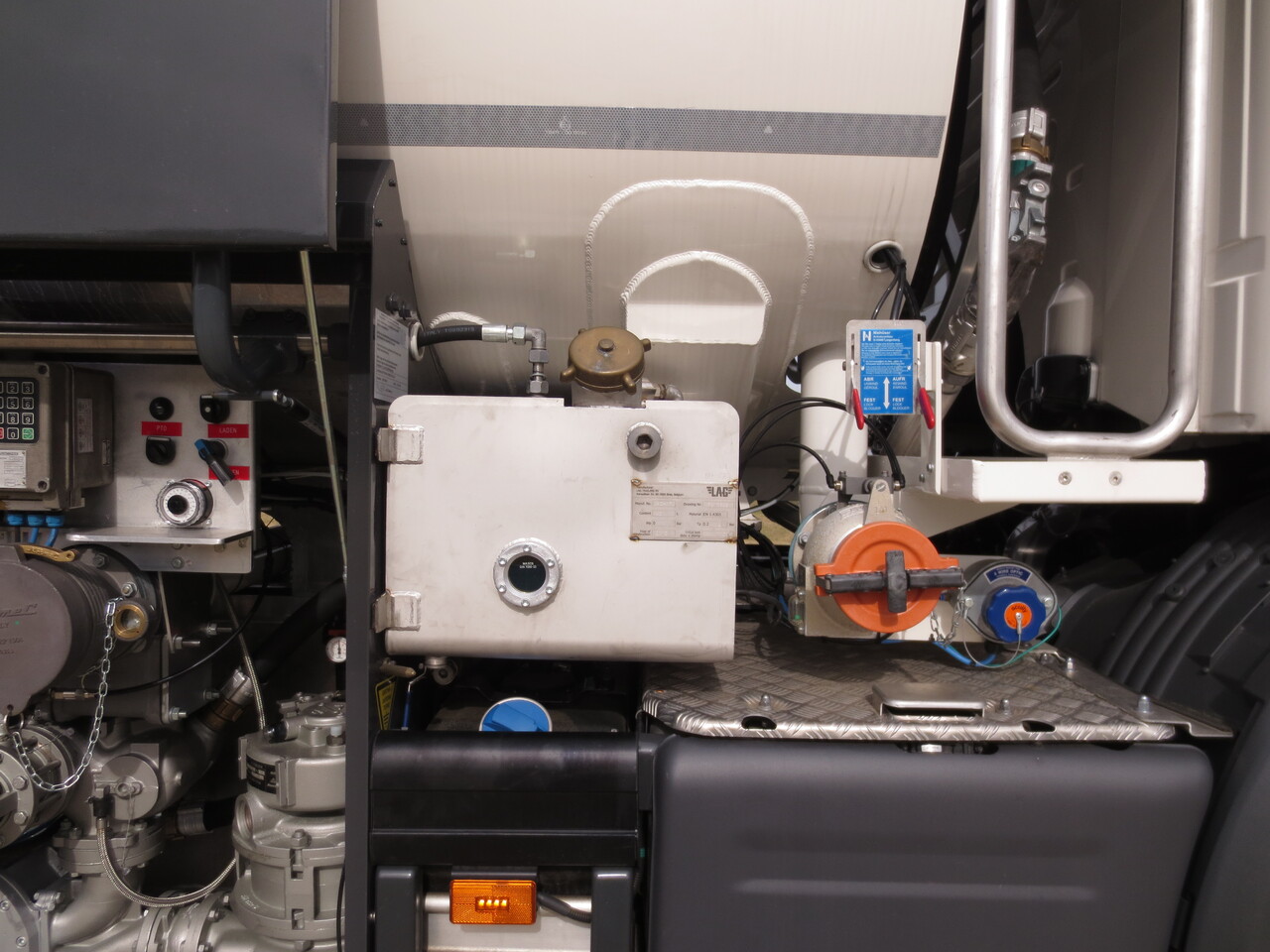 SCANIA G370 - Tankwagen: das Bild 2 SCANIA G370 - Tankwagen: das Bild 2