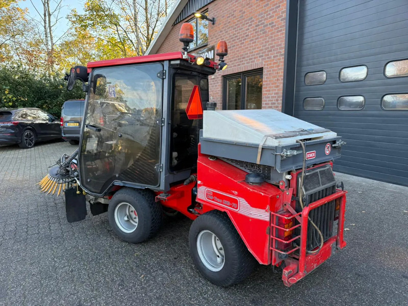 Nimos DM-Trac 205 OKB-70- Onkruidborstelmachine Werktuigendrager 4X Hydraulische functie - Kehrsaugmaschine: das Bild 3 Nimos DM-Trac 205 OKB-70- Onkruidborstelmachine Werktuigendrager 4X Hydraulische functie - Kehrsaugmaschine: das Bild 3