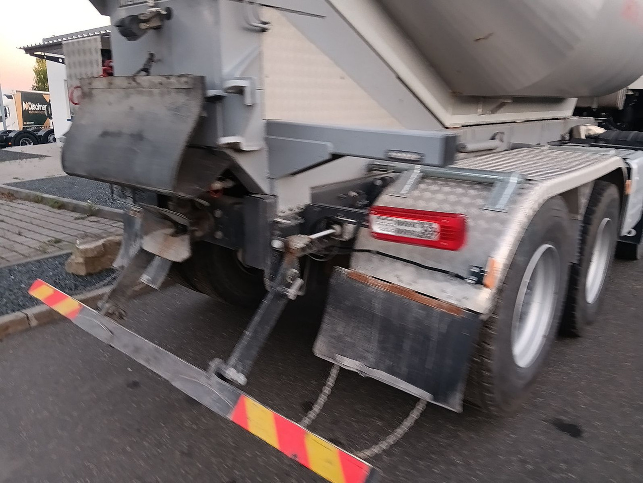 Volvo FH500 8x4R RETARDER LIFT MEILLER-Asphalt FunkAHK - Kipper: das Bild 4 Volvo FH500 8x4R RETARDER LIFT MEILLER-Asphalt FunkAHK - Kipper: das Bild 4