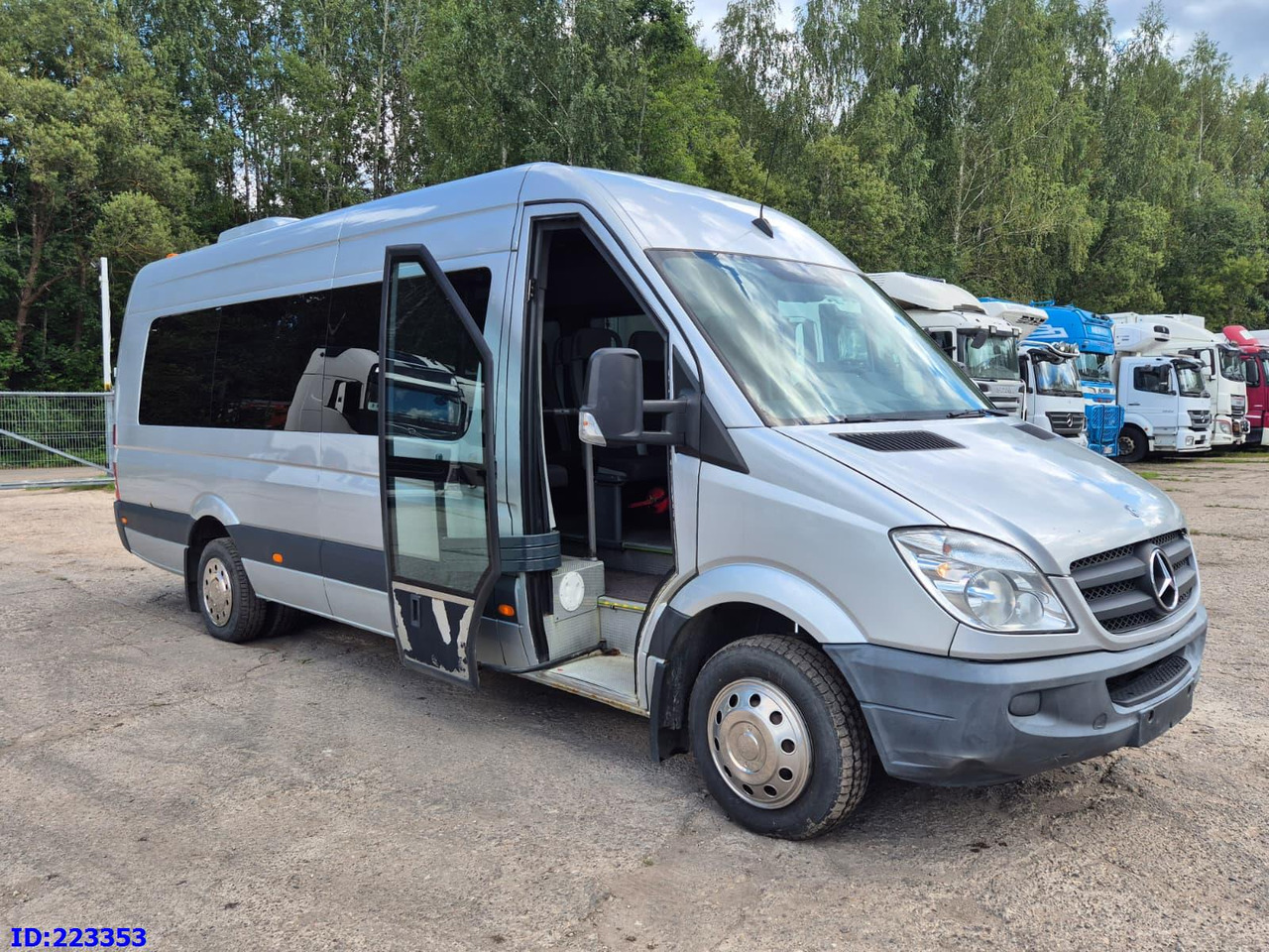 MERCEDES-BENZ Sprinter 518 - 23 Seater - Kleinbus, Personentransporter: das Bild 4 MERCEDES-BENZ Sprinter 518 - 23 Seater - Kleinbus, Personentransporter: das Bild 4