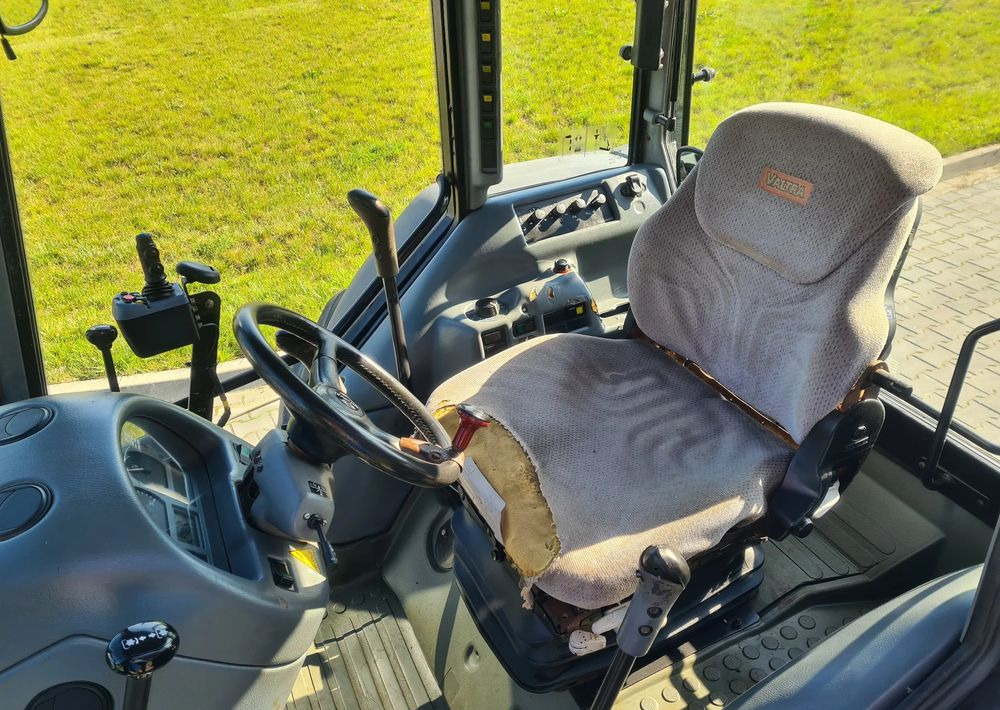 Valtra A95 - Traktor: das Bild 5 Valtra A95 - Traktor: das Bild 5