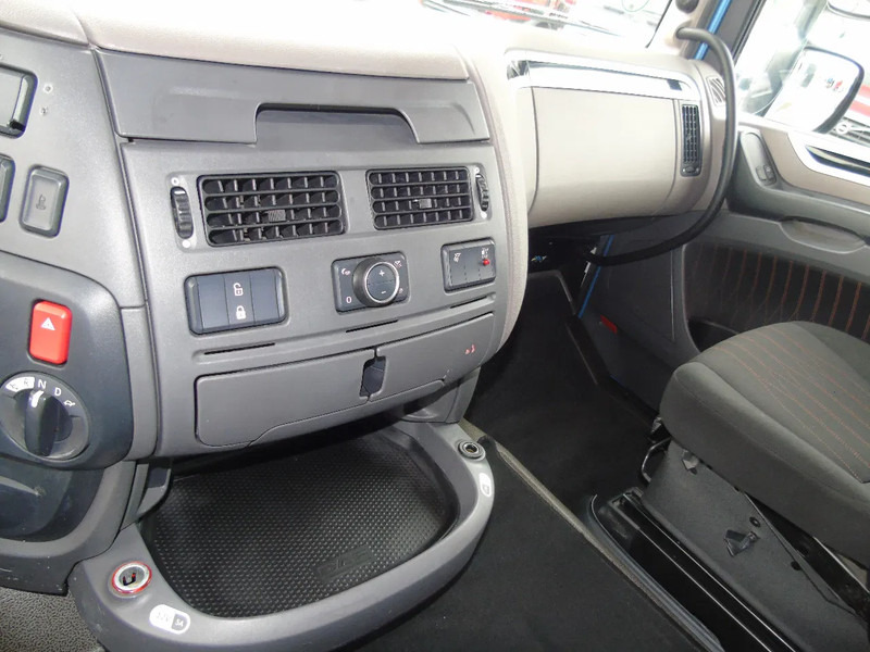 Sattelzugmaschine DAF XF 430 + EURO 6: das Bild 15 Sattelzugmaschine DAF XF 430 + EURO 6: das Bild 15