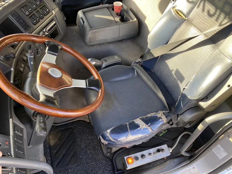 Volvo FM 370 + Euro 5 + Palfinger Z-Q170 Crane + 30ton NCH lift + Container system + hoogsta - Autokran: das Bild 5 Volvo FM 370 + Euro 5 + Palfinger Z-Q170 Crane + 30ton NCH lift + Container system + hoogsta - Autokran: das Bild 5