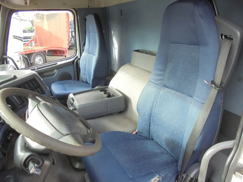 Volvo FM 9.310 + Euro 5 + Manual + Horse transport - Containerwagen/ Wechselfahrgestell LKW: das Bild 5 Volvo FM 9.310 + Euro 5 + Manual + Horse transport - Containerwagen/ Wechselfahrgestell LKW: das Bild 5