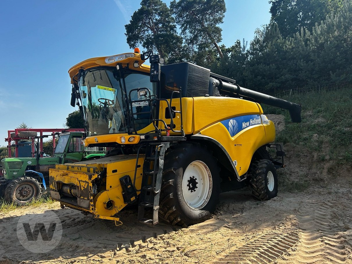 New Holland CR 9070 ELEV - Traktor: das Bild 3 New Holland CR 9070 ELEV - Traktor: das Bild 3