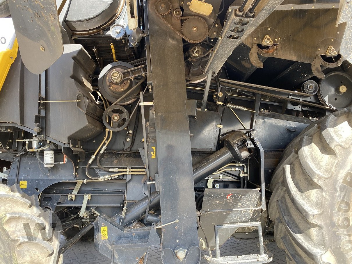 New Holland CR 9090 - Mähdrescher: das Bild 2 New Holland CR 9090 - Mähdrescher: das Bild 2