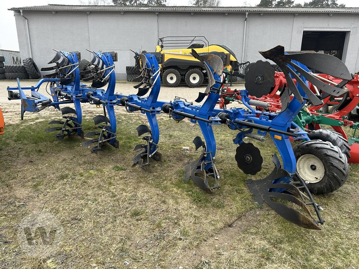 New Holland PHVH 4+1 - Pflug: das Bild 2 New Holland PHVH 4+1 - Pflug: das Bild 2