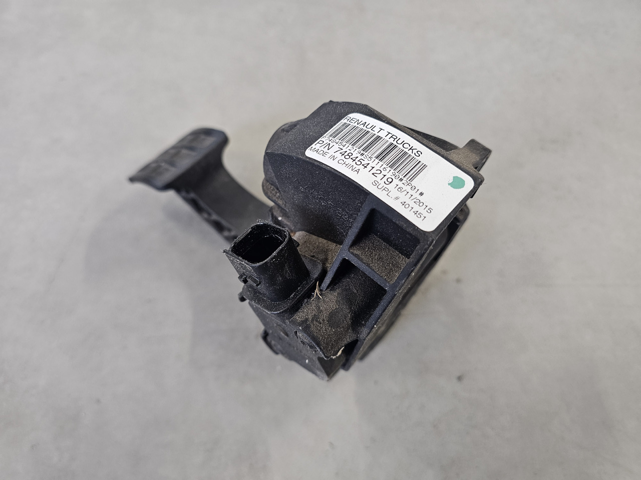 RENAULT RANGE T / ACCELERATE PEDAL / 7484541219 - Pedal: das Bild 3 RENAULT RANGE T / ACCELERATE PEDAL / 7484541219 - Pedal: das Bild 3