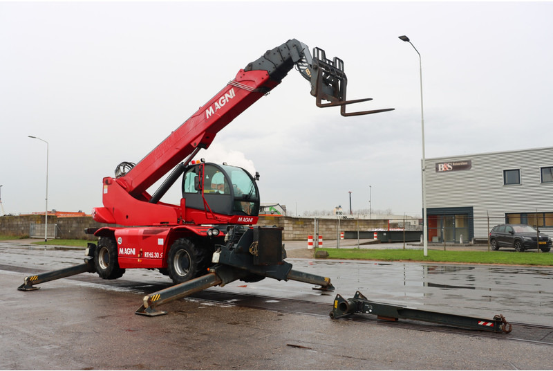 MAGNI RTH5.30S - Teleskoplader: das Bild 1 MAGNI RTH5.30S - Teleskoplader: das Bild 1