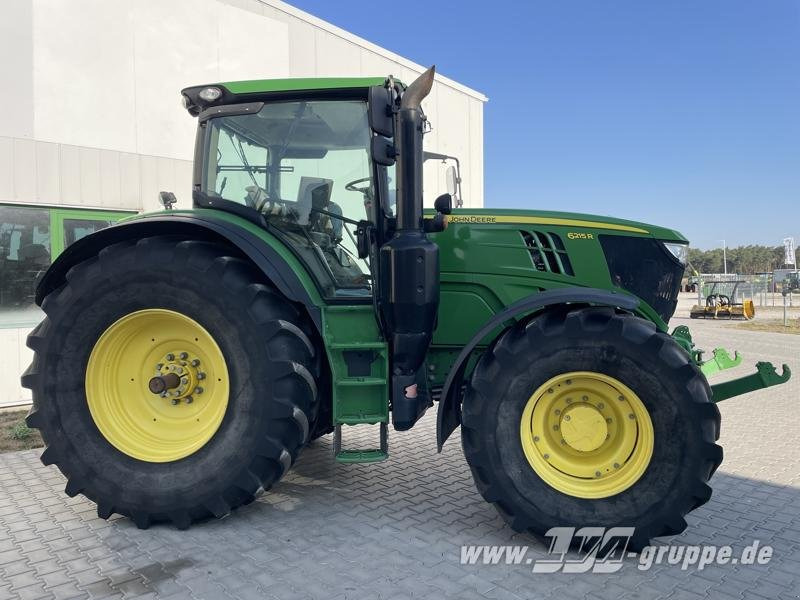 John Deere 6215R - Traktor: das Bild 4 John Deere 6215R - Traktor: das Bild 4