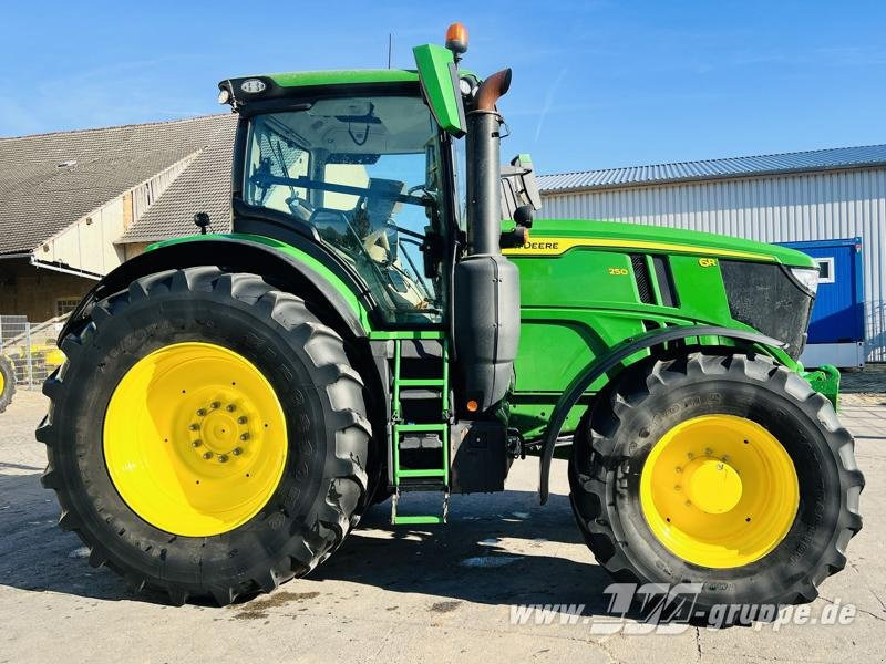 John Deere 6R 250 - Traktor: das Bild 5 John Deere 6R 250 - Traktor: das Bild 5