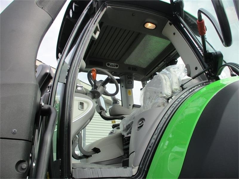 Deutz-fahr 9340 TTV New and unused tractor - Traktor: das Bild 5 Deutz-fahr 9340 TTV New and unused tractor - Traktor: das Bild 5